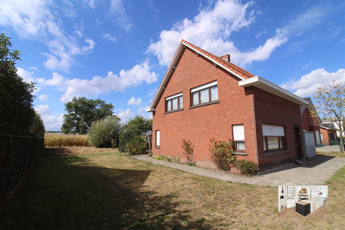 Landelijk gelegen te renoveren woning op mooi perceel