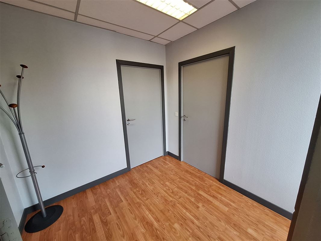 Foto 9 : Burelen te 8500 KORTRIJK (België) - Prijs € 850