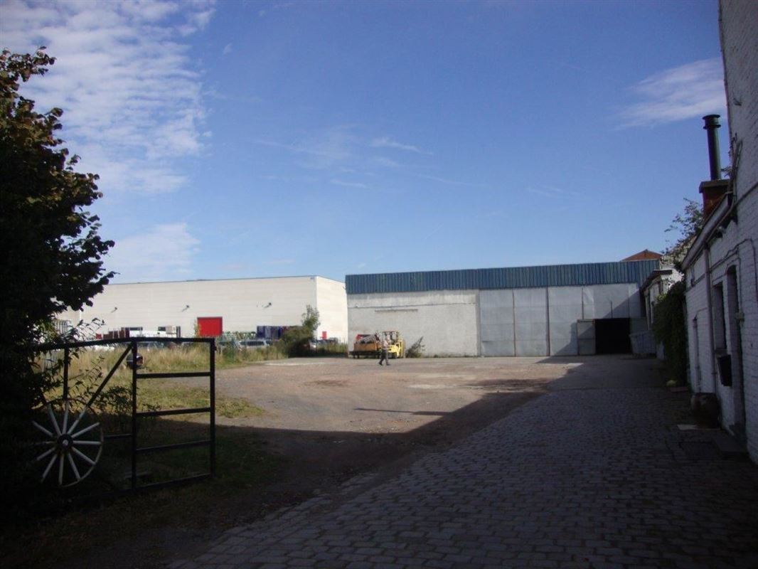 Foto 1 : Magazijn te 8501 HEULE (België) - Prijs € 555