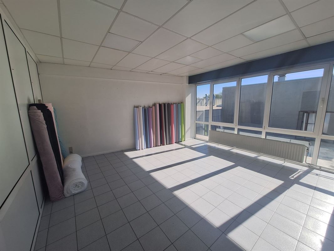 Foto 7 : Burelen te 8870 IZEGEM (België) - Prijs &euro; 1.350