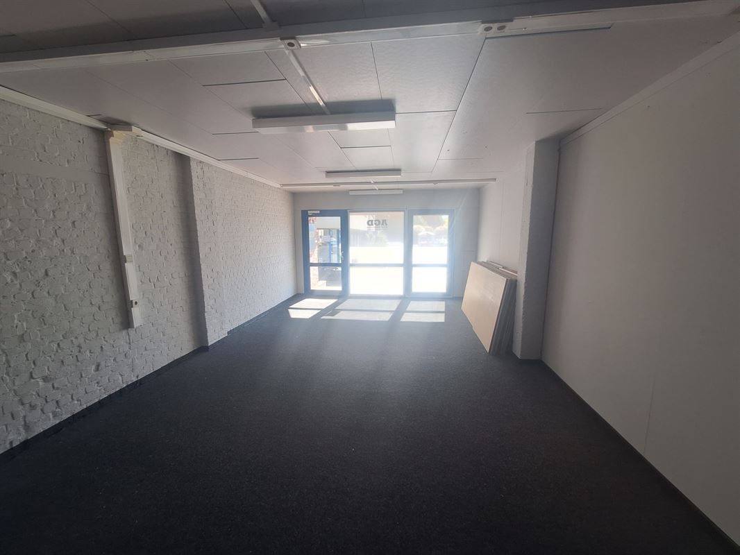 Foto 9 : Burelen te 8870 IZEGEM (België) - Prijs &euro; 1.350