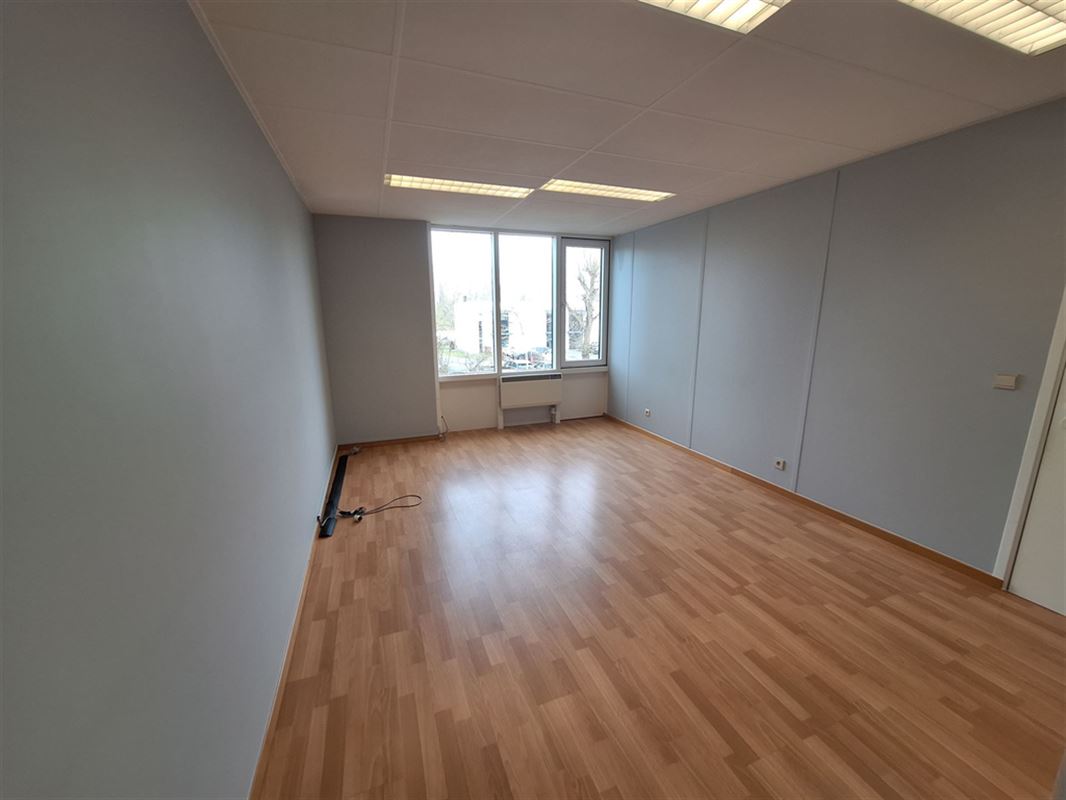 Foto 7 : Burelen te 8500 KORTRIJK (België) - Prijs € 800