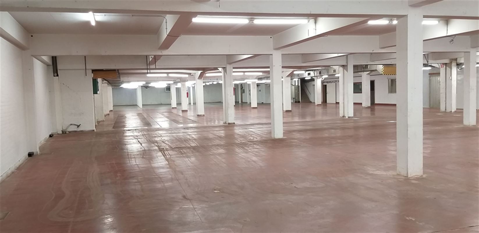 Foto 6 : Werkplaats te 8501 BISSEGEM (België) - Prijs € 1.890.000