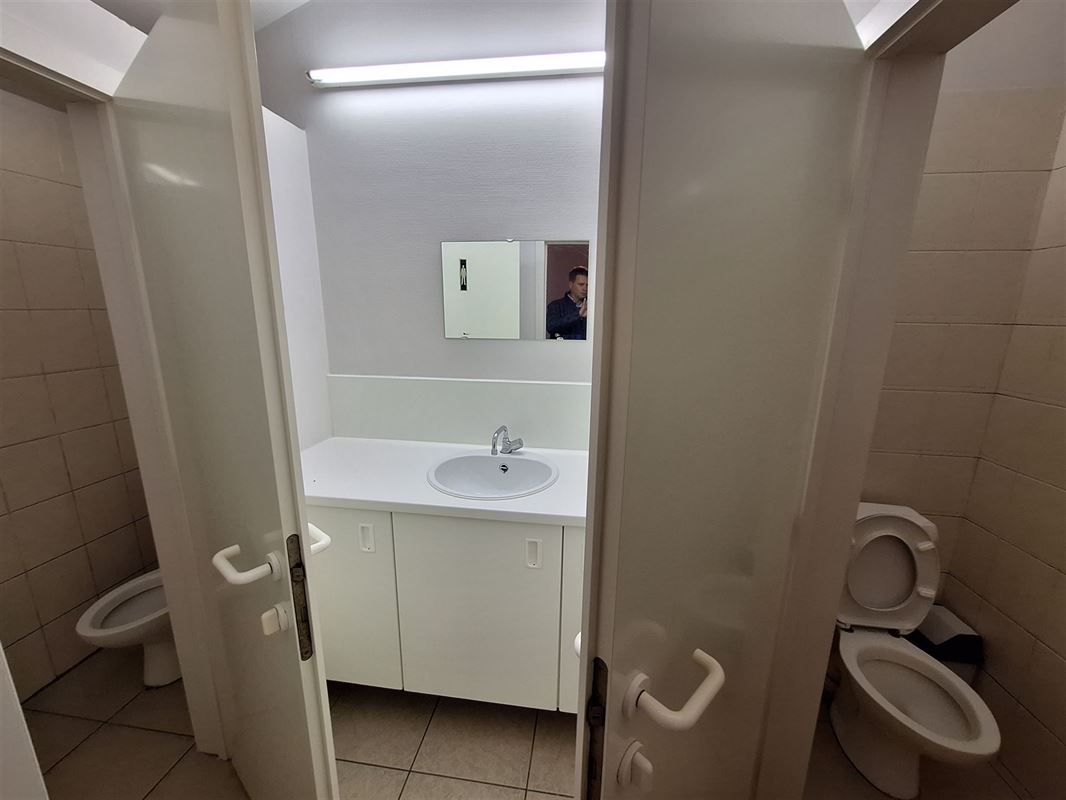 Foto 9 : Burelen te 8560 WEVELGEM (België) - Prijs &euro; 600