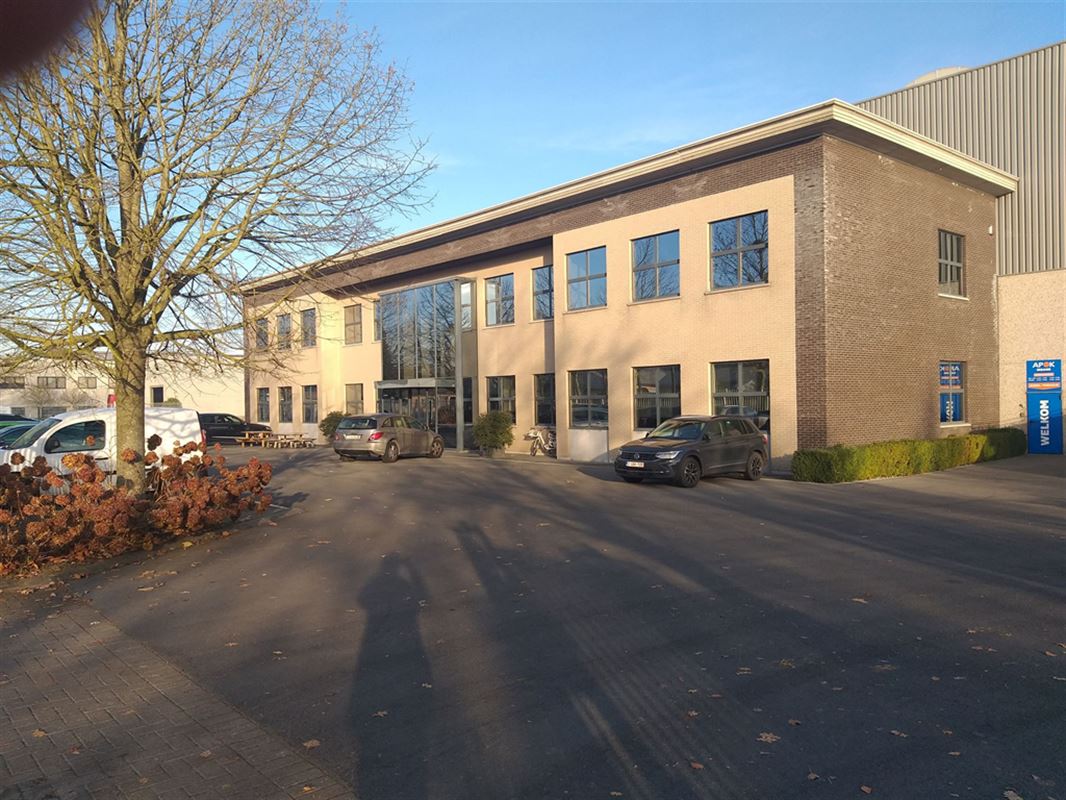Foto 1 : Burelen te 8531 BAVIKHOVE (België) - Prijs € 3.000
