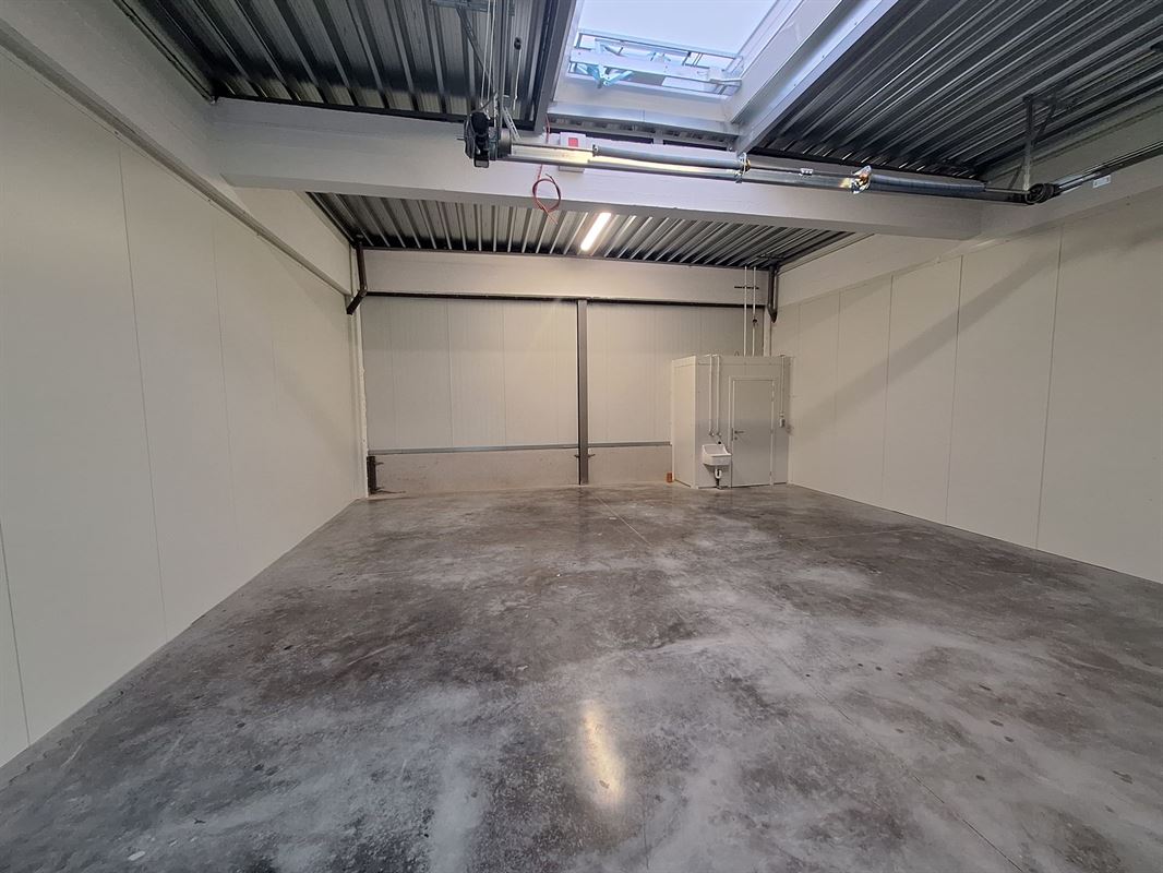 Foto 5 : Magazijn te 8540 DEERLIJK (België) - Prijs &euro; 430