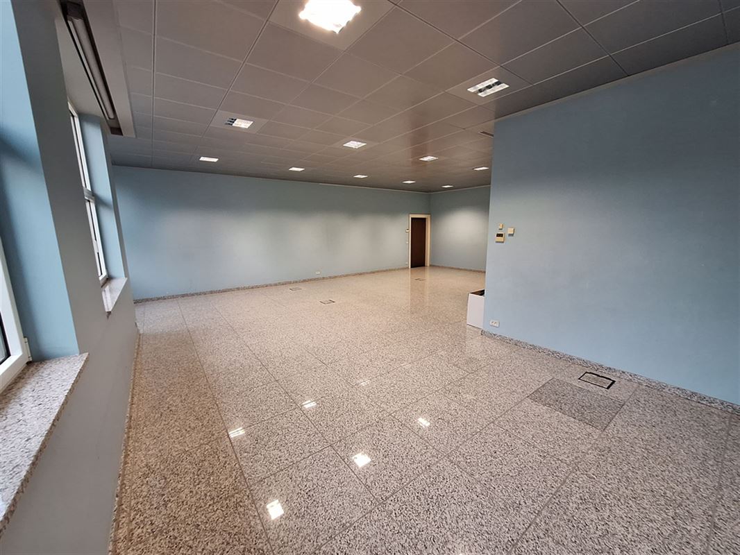 Foto 6 : Burelen te 8531 BAVIKHOVE (België) - Prijs € 3.000