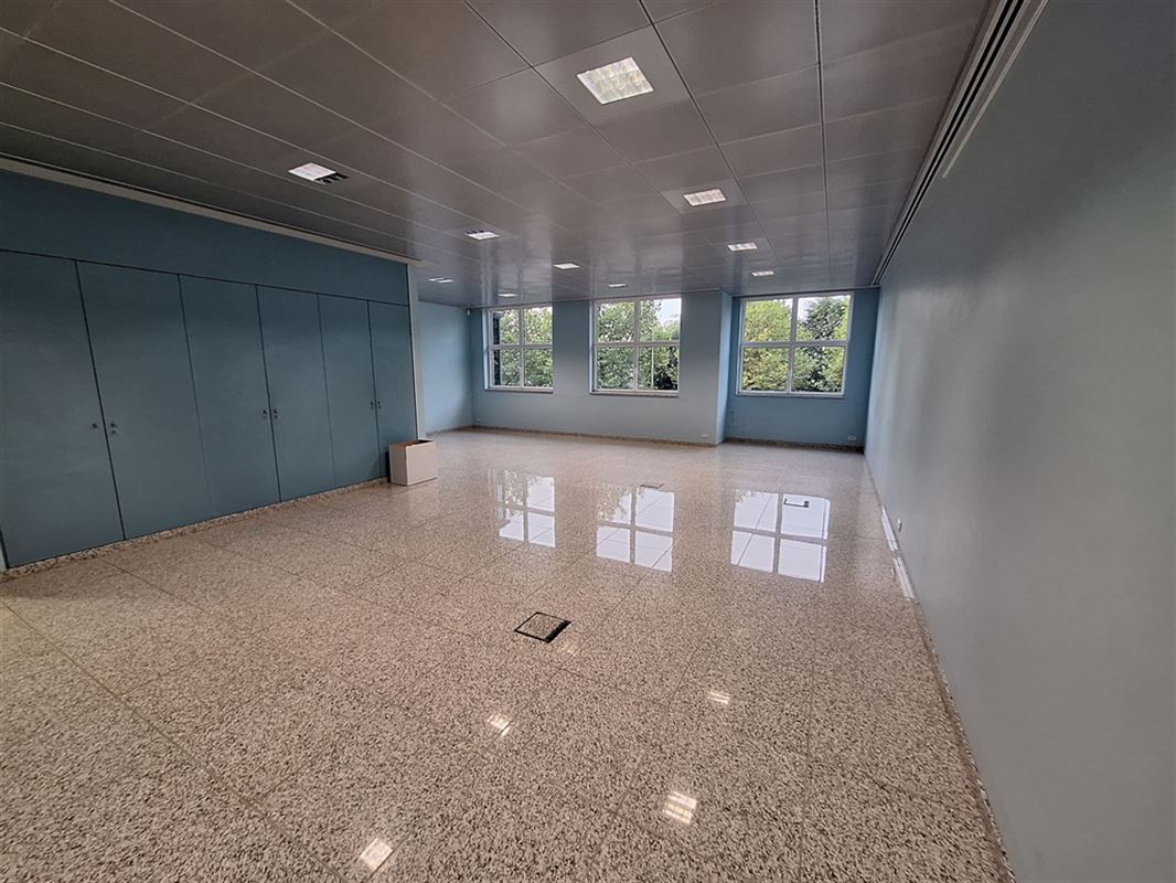 Foto 8 : Burelen te 8531 BAVIKHOVE (België) - Prijs € 3.000
