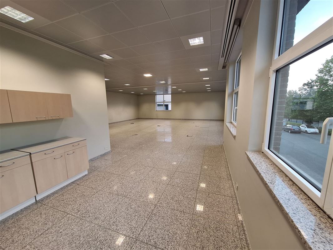 Foto 10 : Burelen te 8531 BAVIKHOVE (België) - Prijs € 3.000