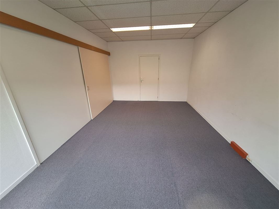 Foto 5 : Burelen te 8500 KORTRIJK (België) - Prijs € 576
