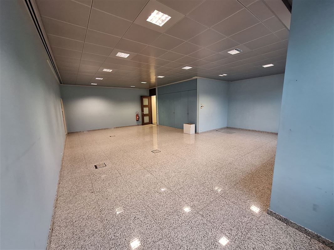 Foto 7 : Burelen te 8531 BAVIKHOVE (België) - Prijs € 3.000