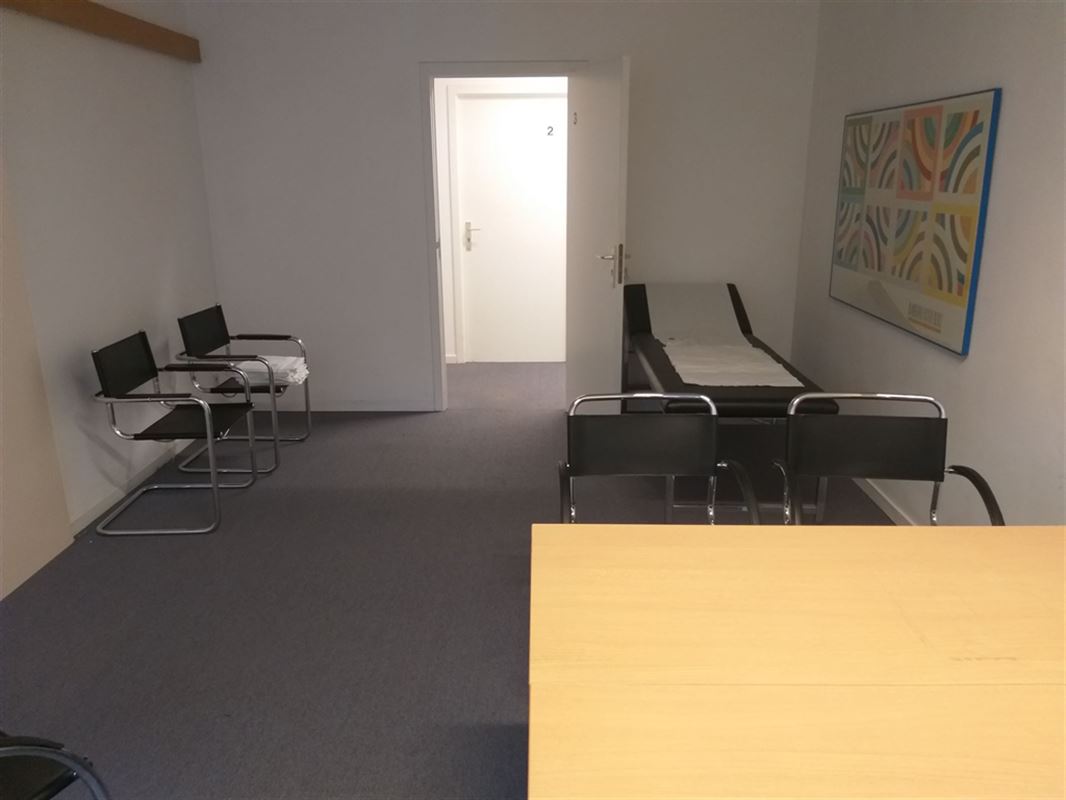Foto 14 : Burelen te 8500 KORTRIJK (België) - Prijs € 576