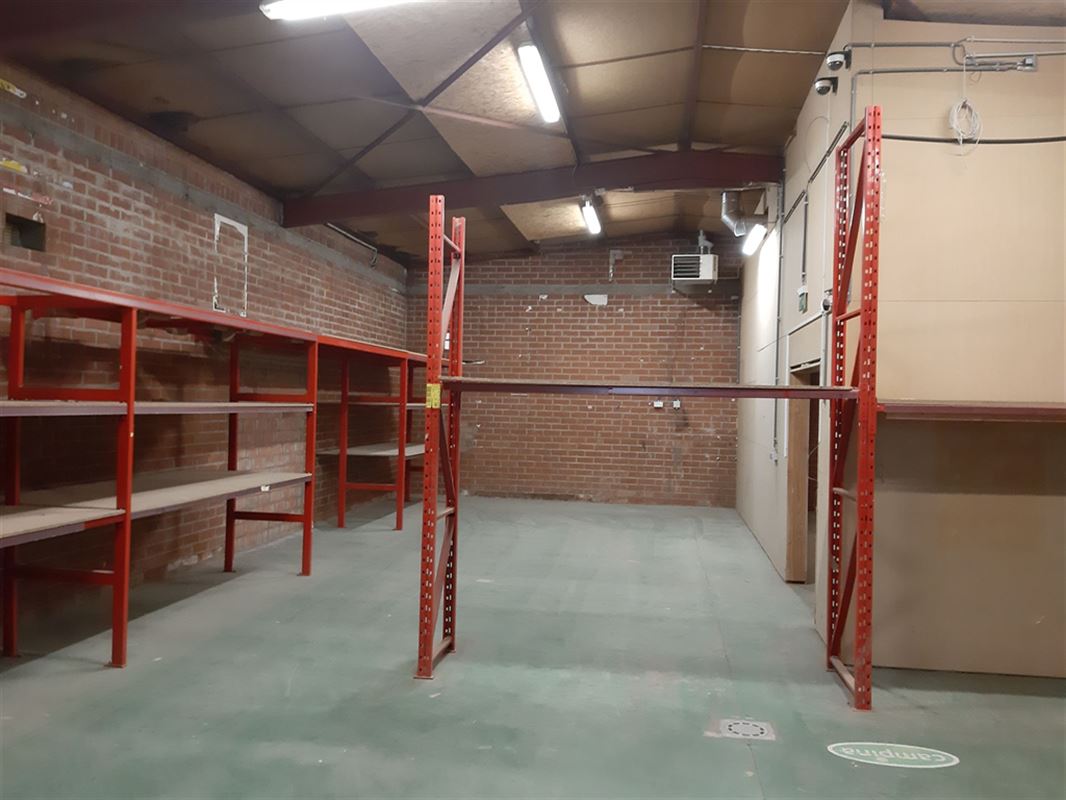 Foto 8 : Magazijn te 9000 GENT (België) - Prijs € 480.000