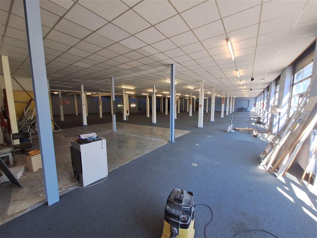 Foto 5 : Magazijn te 8540 DEERLIJK (België) - Prijs € 2.000