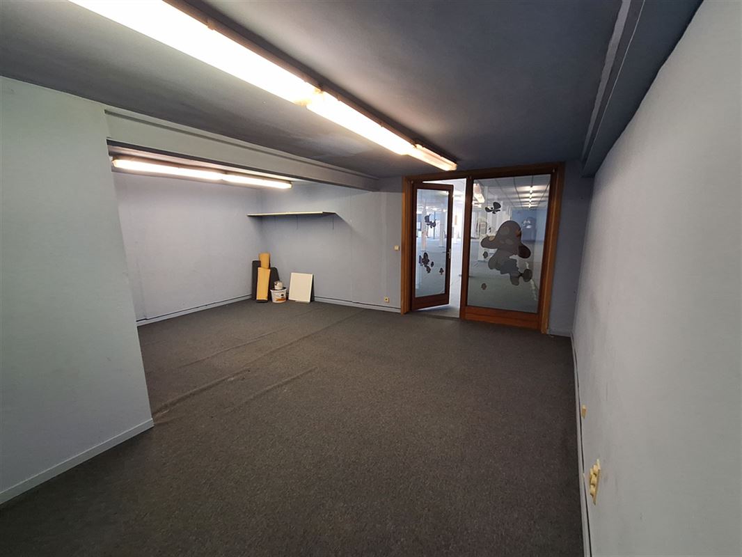 Foto 7 : Magazijn te 8540 DEERLIJK (België) - Prijs € 2.000