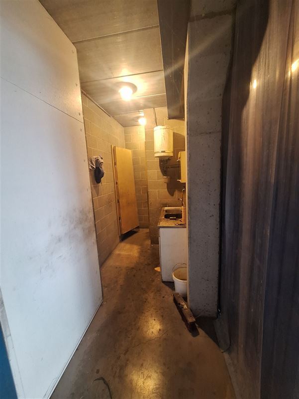 Foto 6 : Magazijn te 8501 HEULE (België) - Prijs € 800