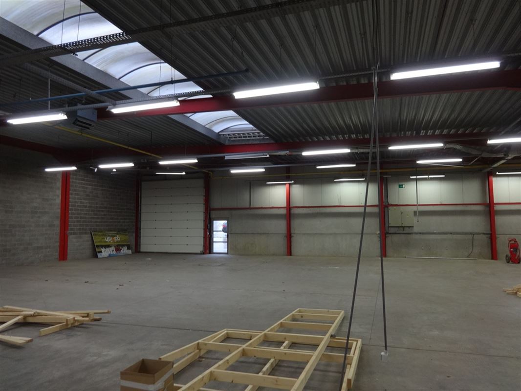 Foto 12 : Magazijn te 9600 RENAIX (België) - Prijs € 4.500