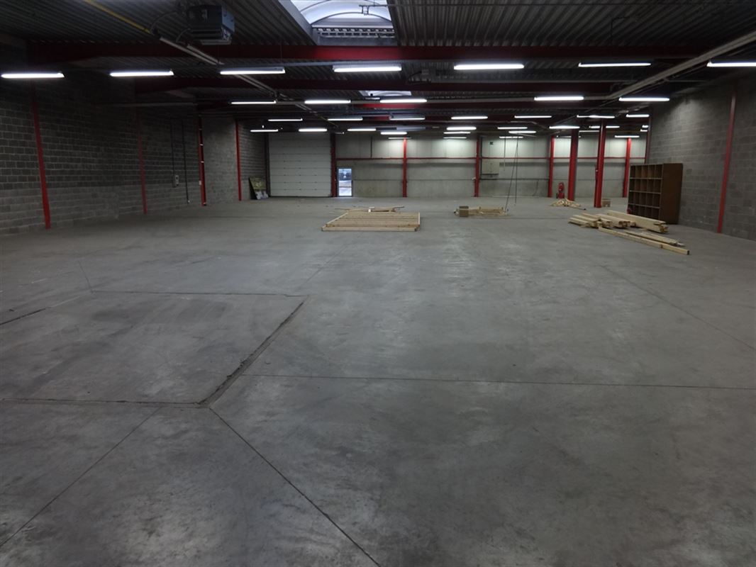 Foto 14 : Magazijn te 9600 RENAIX (België) - Prijs € 4.500
