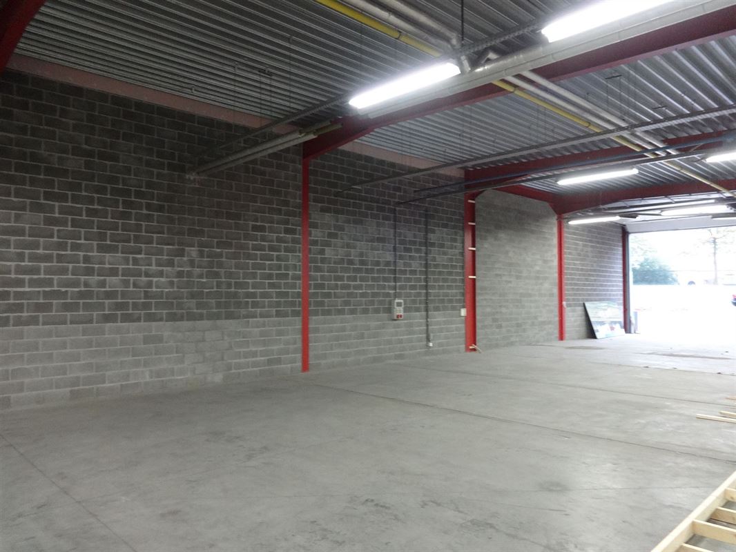 Foto 10 : Magazijn te 9600 RENAIX (België) - Prijs &euro; 4.500