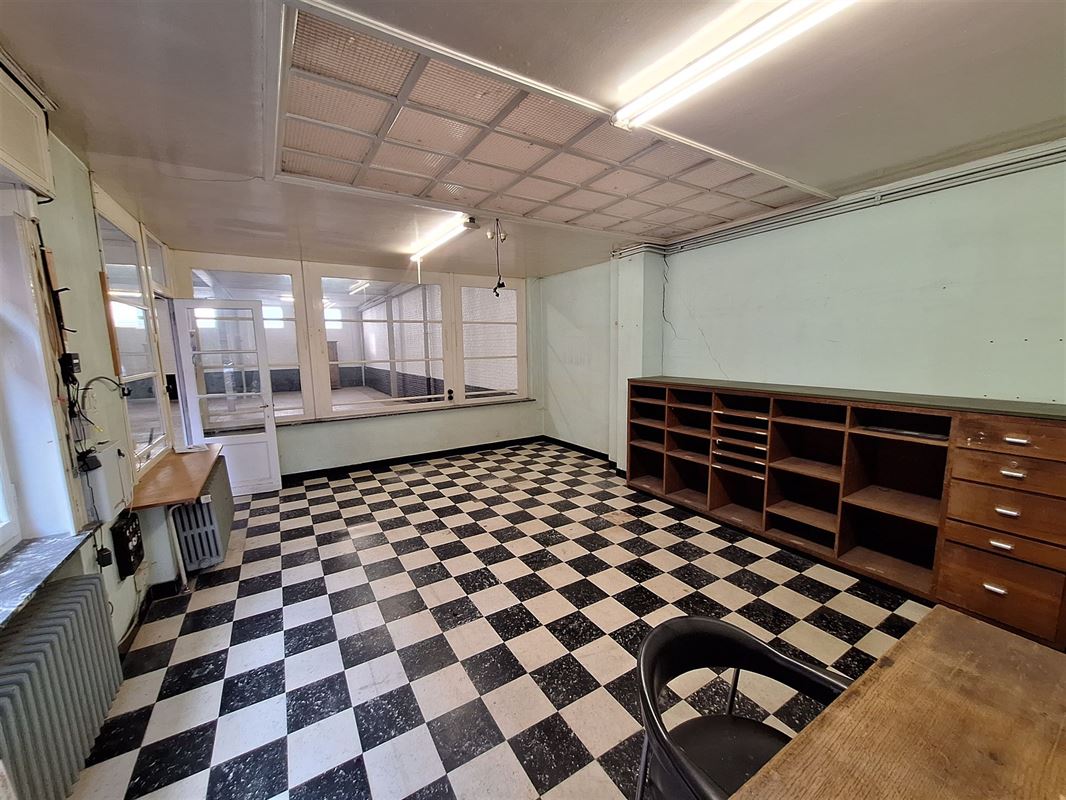 Foto 9 : Magazijn te 8500 KORTRIJK (België) - Prijs &euro; 1.120