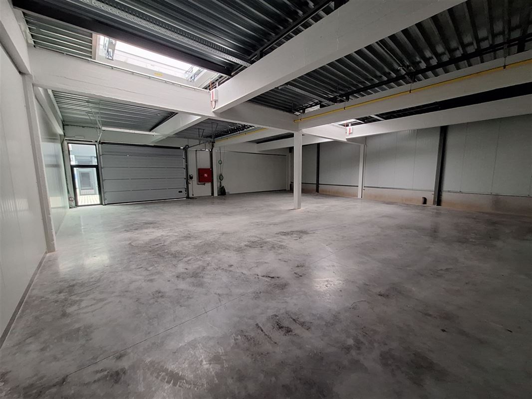Foto 2 : Magazijn te 8540 DEERLIJK (België) - Prijs € 850