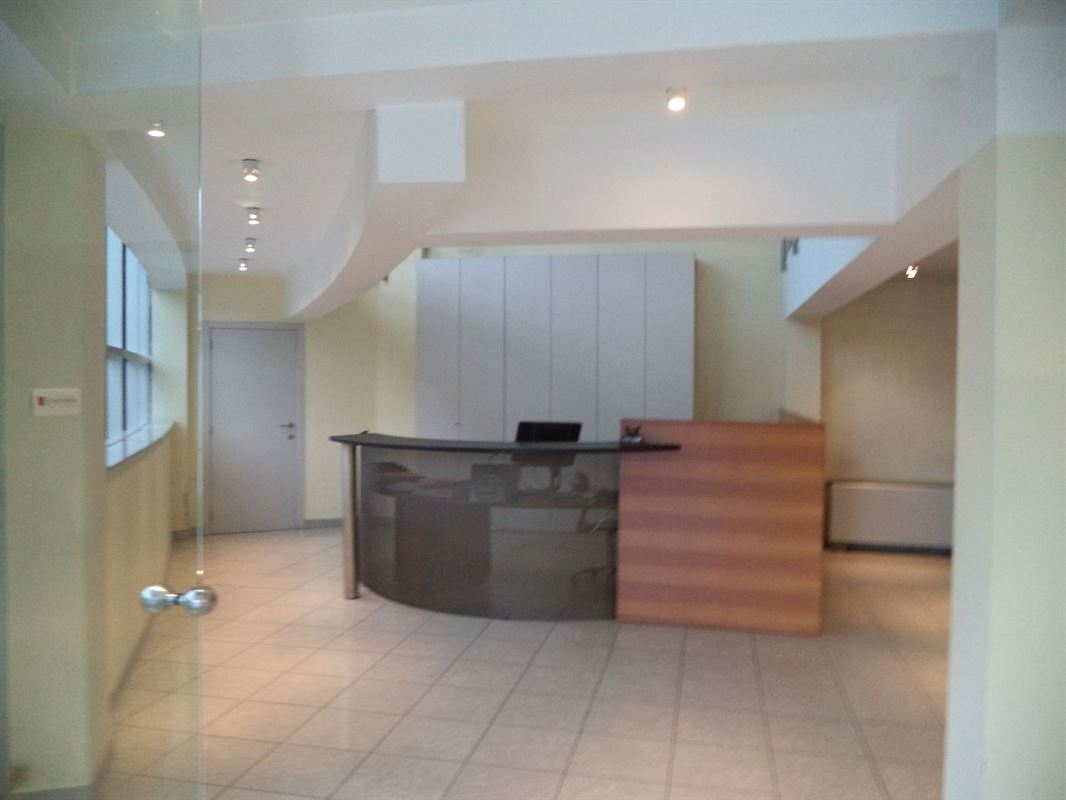 Foto 5 : Magazijn te 7700 MOESKROEN (België) - Prijs &euro; 1.025.000