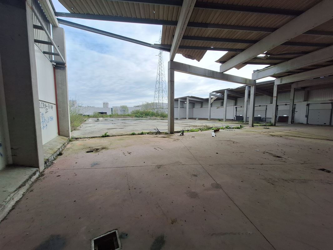Foto 15 : Magazijn te 7700 MOESKROEN (België) - Prijs &euro; 3.835.000
