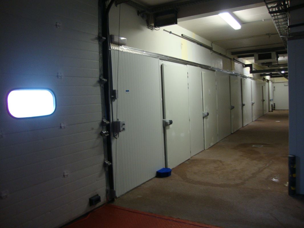 Foto 8 : Magazijn te 7700 MOESKROEN (België) - Prijs &euro; 1.852.350