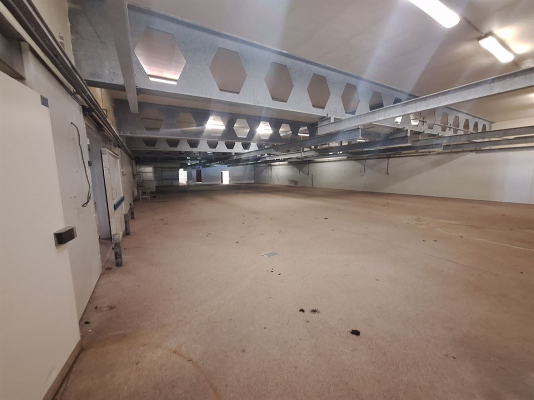 Foto 8 : Magazijn te 7700 MOESKROEN (België) - Prijs &euro; 3.835.000