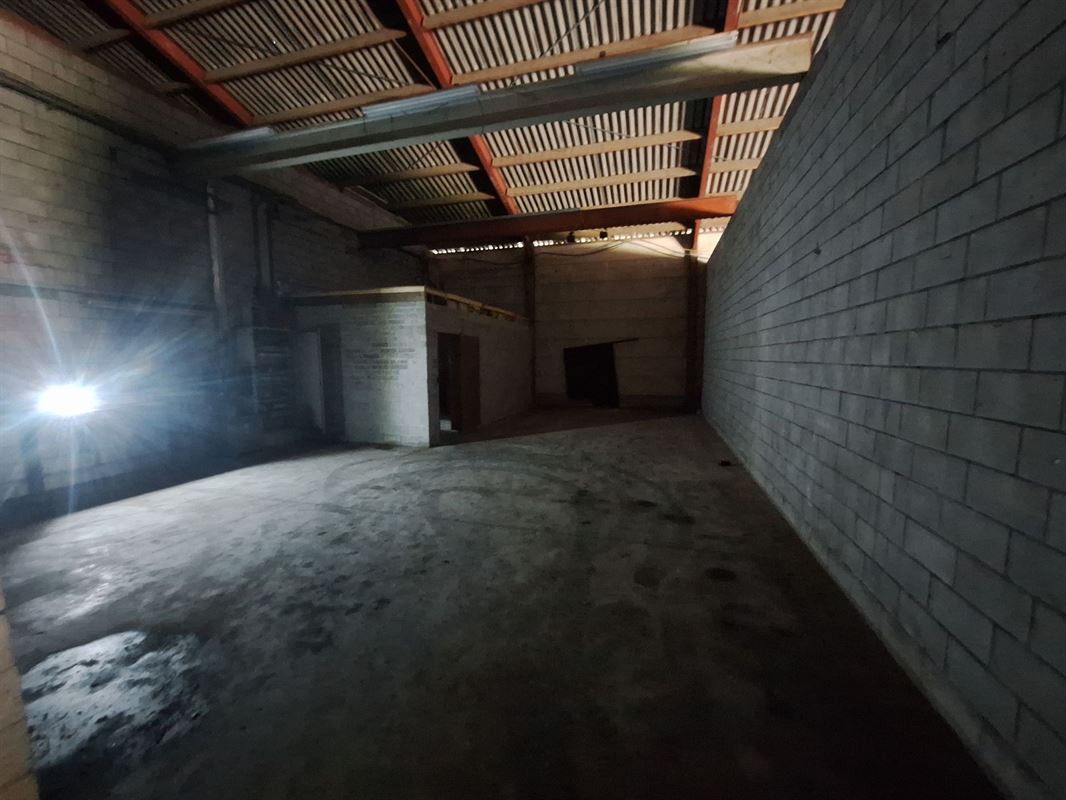 Foto 8 : Magazijn te 8510 KORTRIJK (België) - Prijs &euro; 2.500