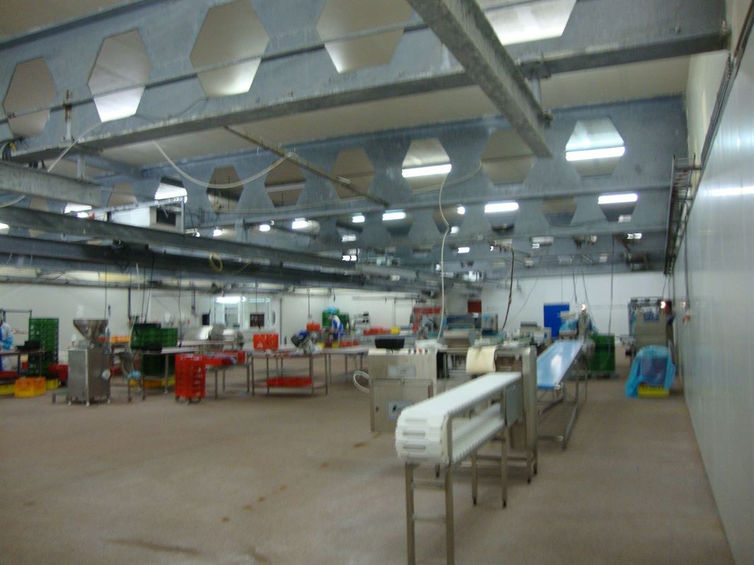 Foto 2 : Magazijn te 7700 MOESKROEN (België) - Prijs &euro; 1.852.350