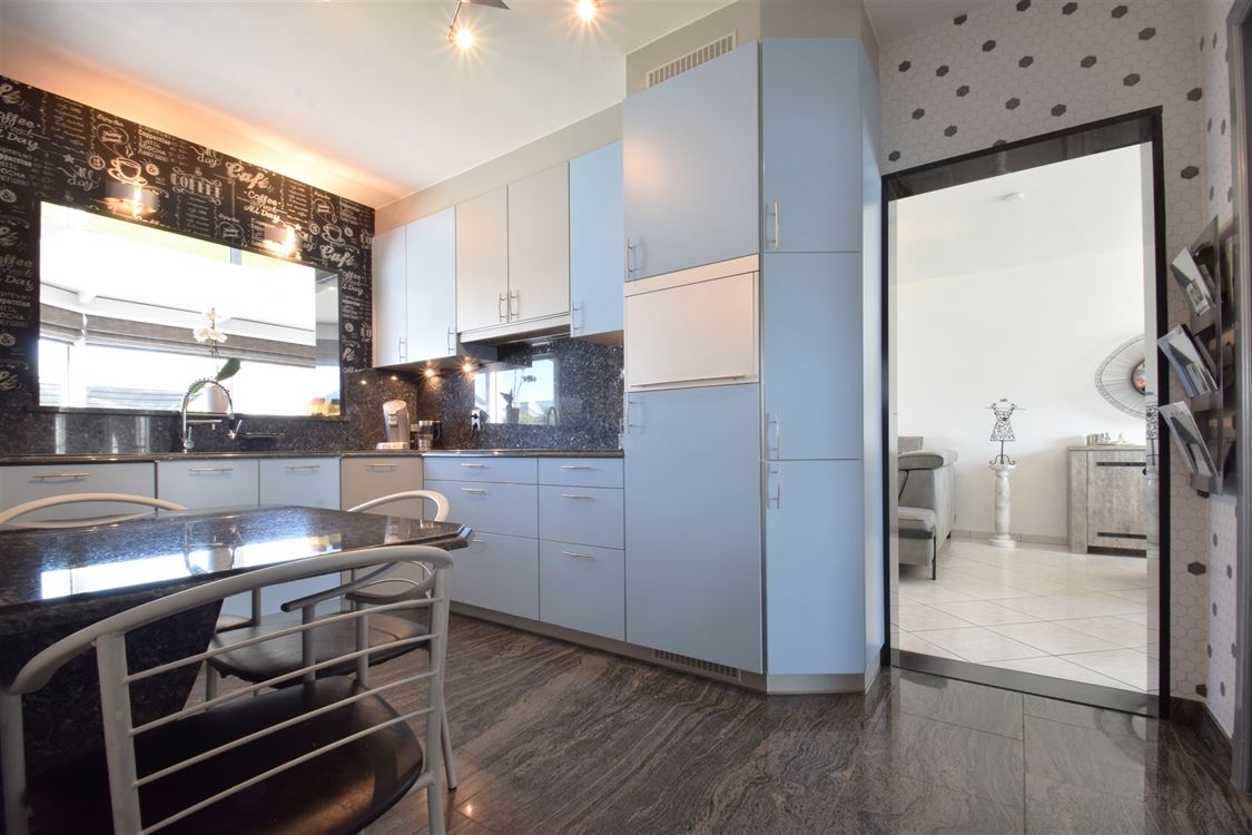 Instapklare halfopen bebouwing met tuin en garage. Clavis Vastgoed