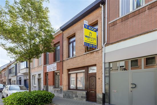 Rijwoning met 3 grote slaapkamers, tuin en buitenberging.