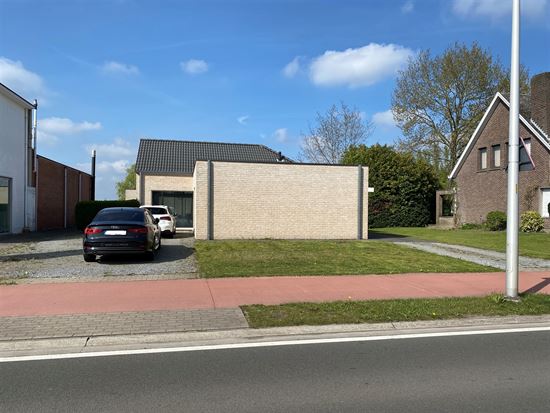 Open bebouwing volledig gelijkvloers met 3 slpks!