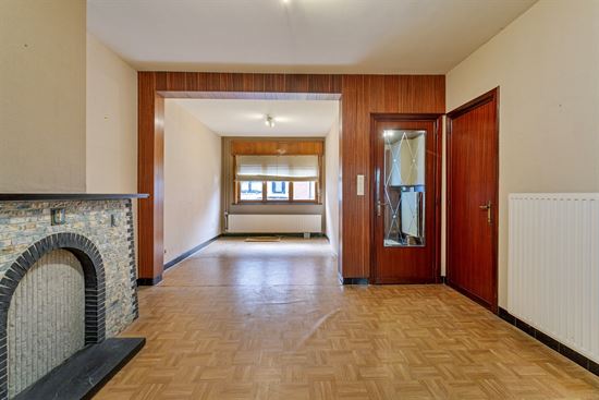 Te renoveren woning op goede locatie met grote tuin