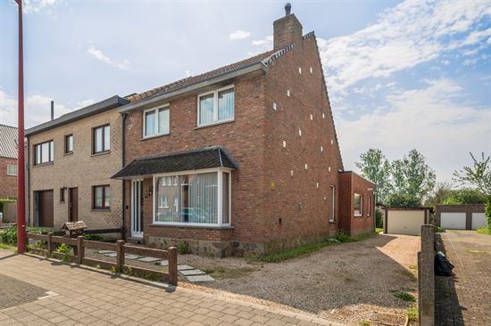 Leuke HOB met renovatiepotentiëel, prachtige tuin, wenselijke oriëntatie en sublieme locatie