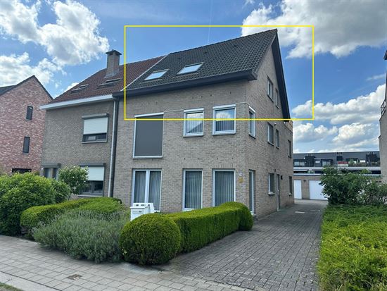 Appartement met 1 slpk, groot terras en een garage.