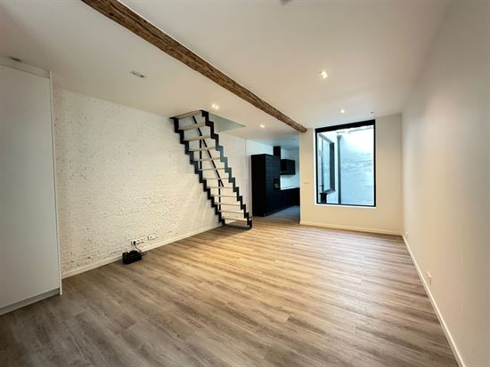 Prachtig gerenoveerde woning met 1 slpk en 2 terrassen.