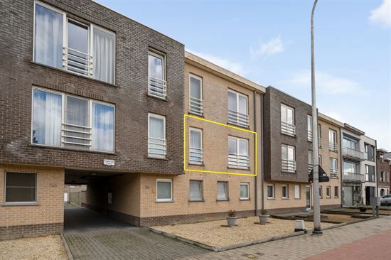 Ruim appartement met 2 slaapkamers, terras en garage.
