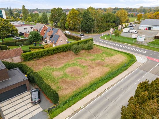 Bouwgrond voor een open bebouwing met een grondopp. van 1010 m²