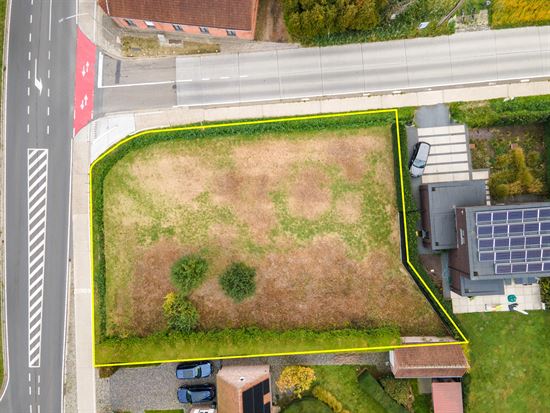 Bouwgrond voor een open bebouwing met een grondopp. van 1010 m²