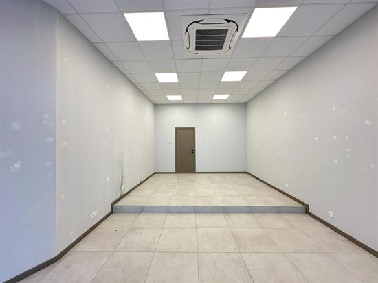 Instapklaar en energiezuinig handelspand op topligging in centrum Duffel