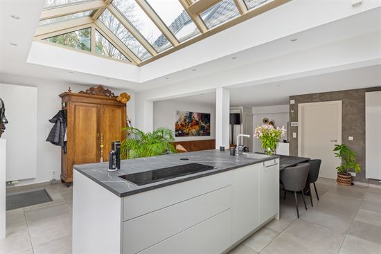 Prachtige HOB met 2 slpks en een dubbele garage.