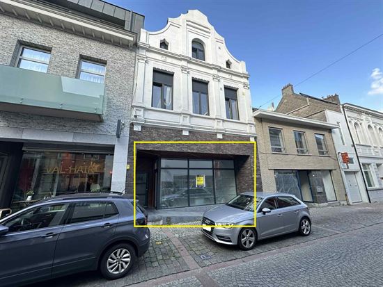 Instapklaar en energiezuinig handelspand op topligging in centrum Duffel