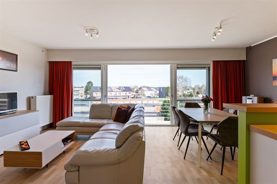 Verzorgd appartement (2008) met 2 slaapkamers, terras en lift