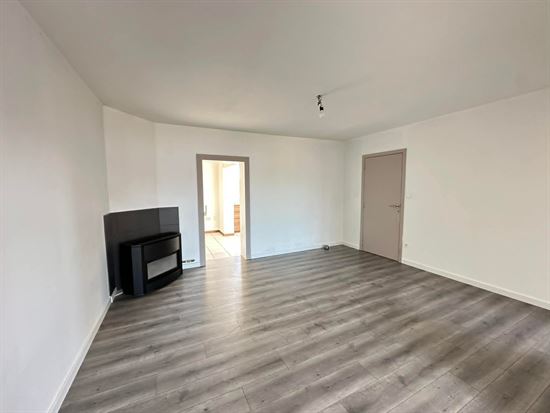 Appartement met 2 slaapkamers en garage.