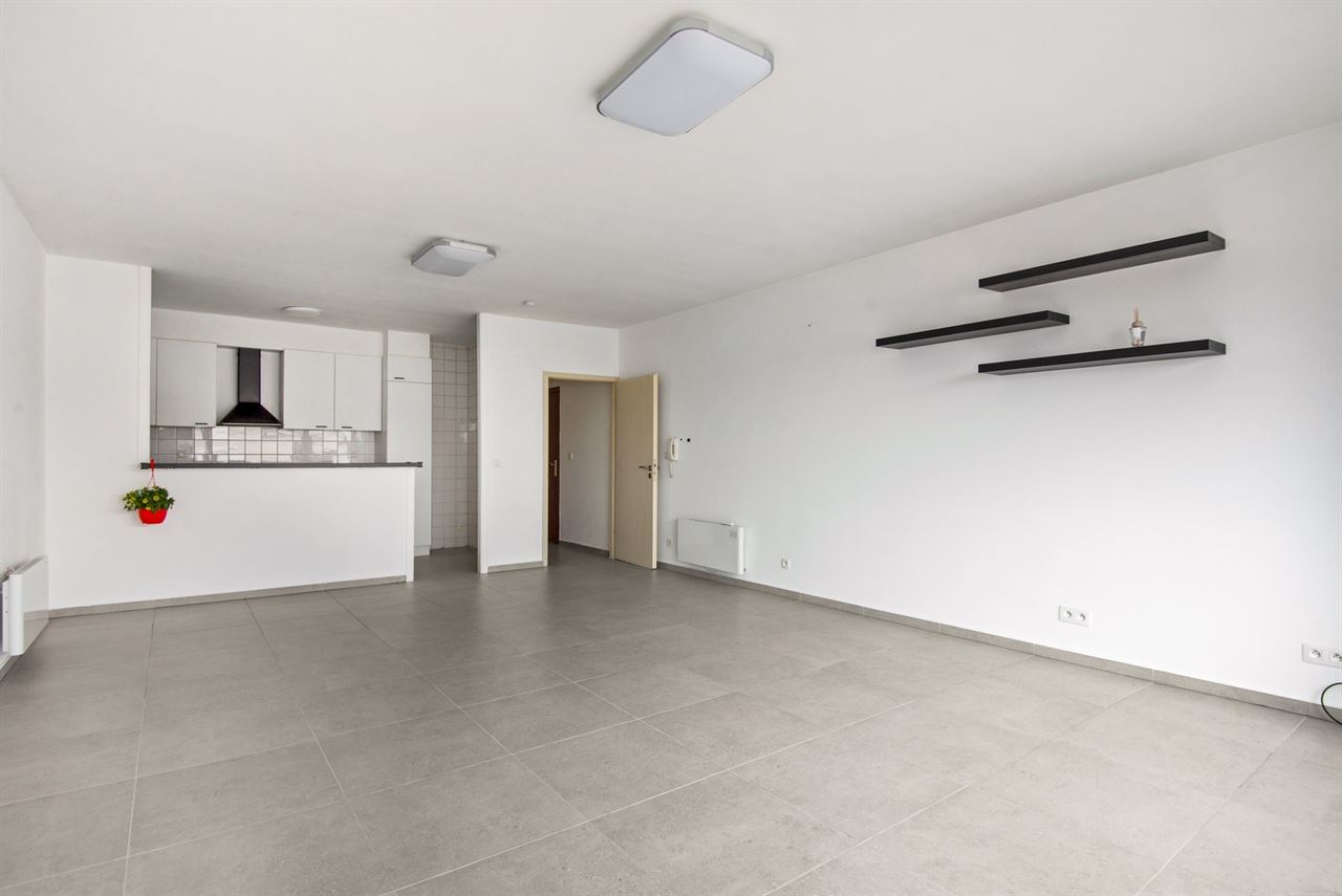 Smaakvol gerenoveerd appartement met terras en optionele garage