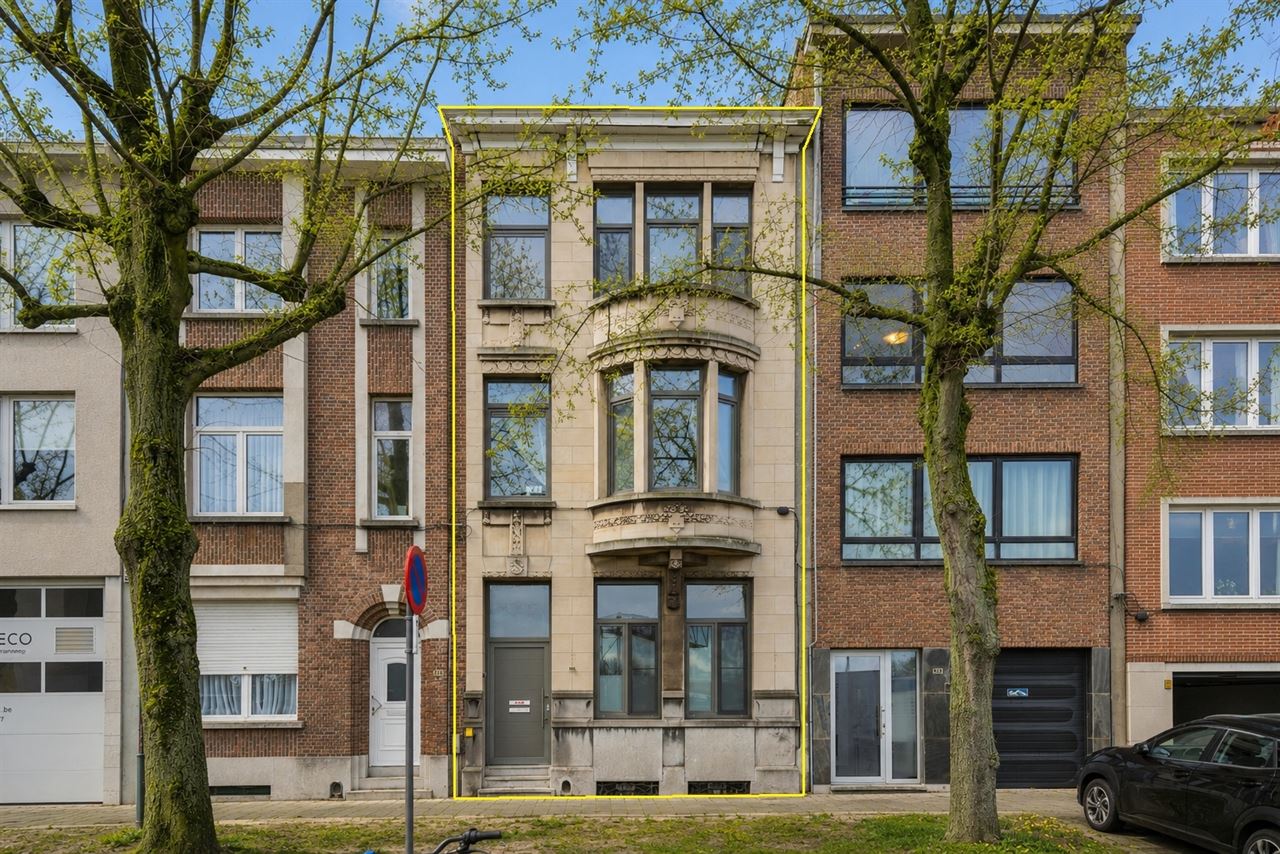 Karaktervolle herenwoning met optie praktijkruimte, kangoeroewoning of ruime gezinswoning