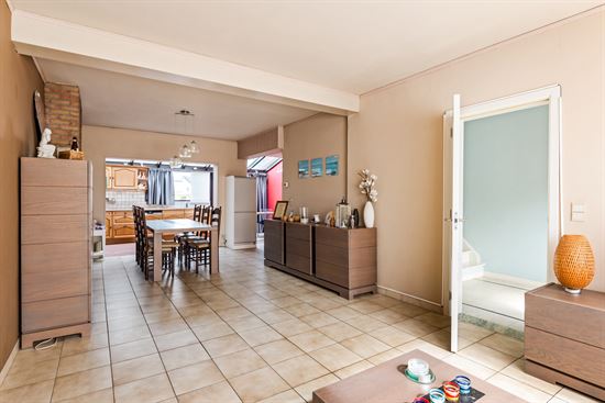 Op te frissen woning met 3 slaapkamers, tuin en potentieel op centrale locatie in Duffel