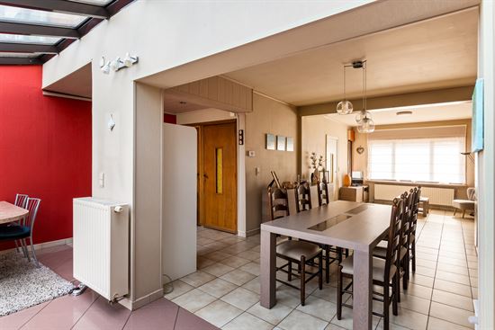 Op te frissen woning met 3 slaapkamers, tuin en potentieel op centrale locatie in Duffel